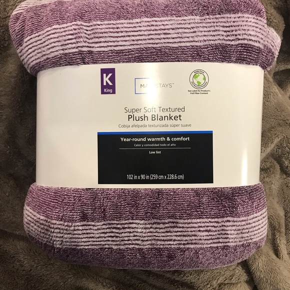 Mainstay Plush Blanket - Picture 2 of 3